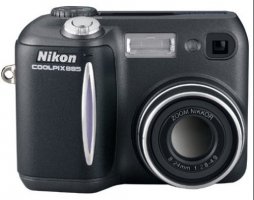 Nikon COOLPIX 880